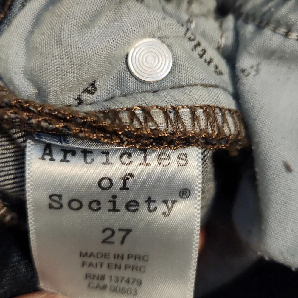 Jeans - Picture 3 of 4